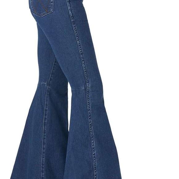 Nwt!Wrangler Retro Bell Bottom!30/32, 26/32, 29/32 - Picture 2 of 3